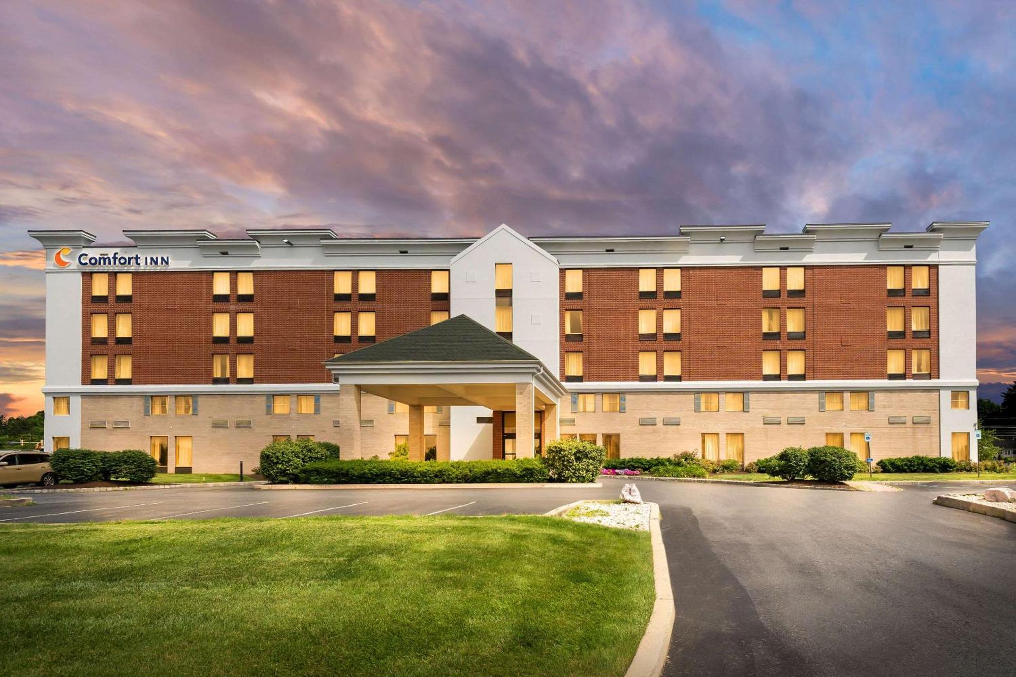 Comfort Inn Lehigh Valley West Fogelsville Exterior photo